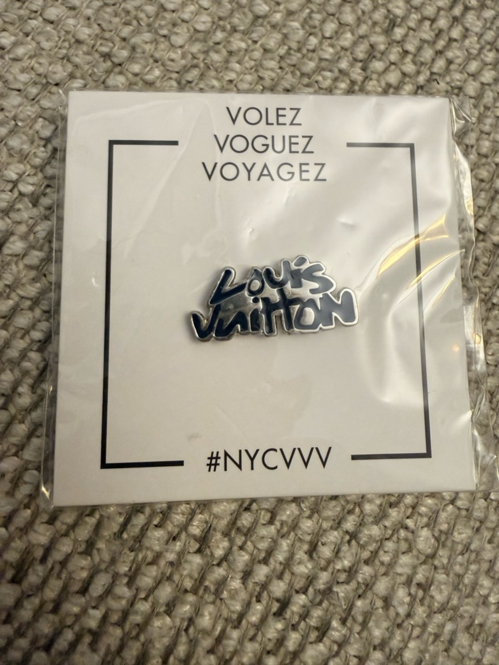 New Sealed Louis Vuitton Logo Enamel Lapel Pin